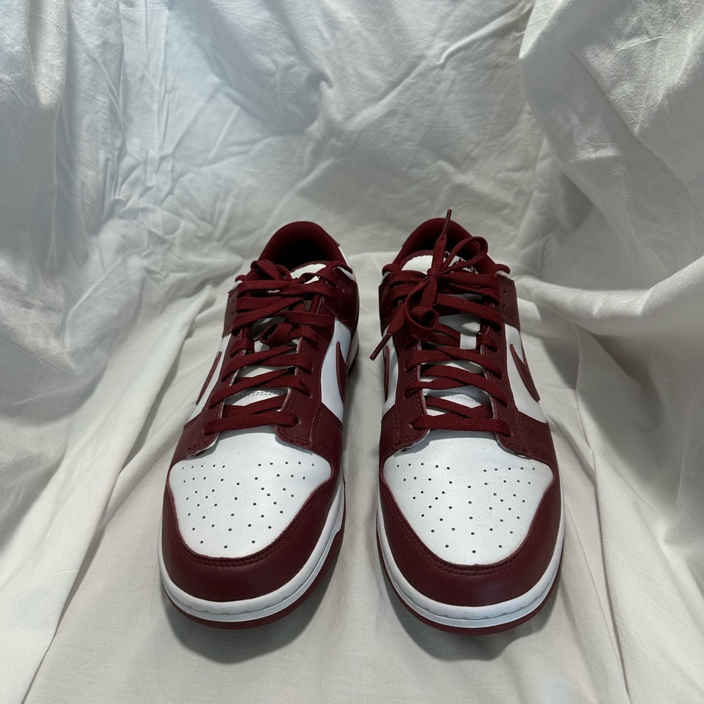 Nike Men's Shoes - White and Maroon